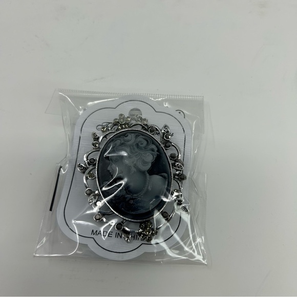 Vintage Style Victorian Lady Cameo Oval Blue Gray Brooch Silver Tone Floral - Picture 3 of 5